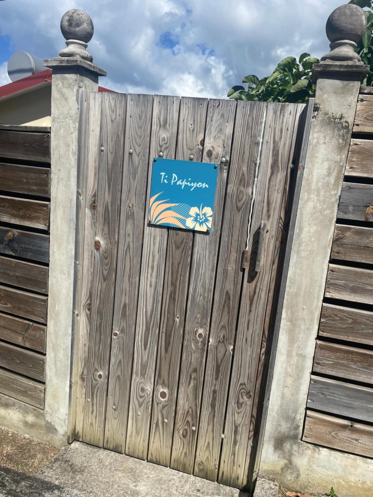 Gite Ti Papiyon Bouillante Exteriér fotografie
